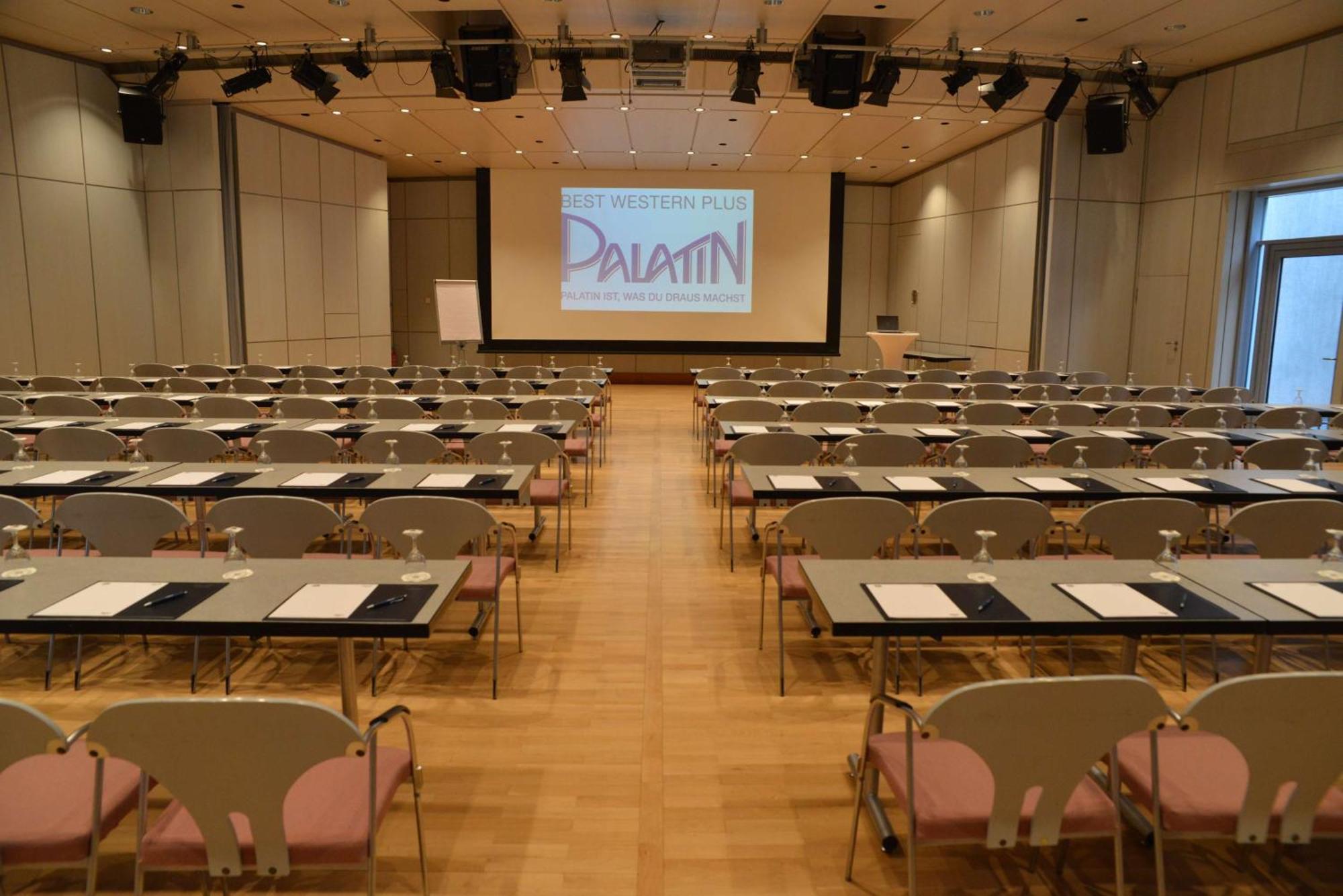 Western Palatin Kongresshotel 4*